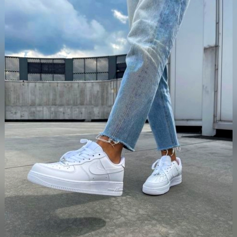 Nike Airforce AF1 (GS) Triple White Unisex M6/ W8 Unisex